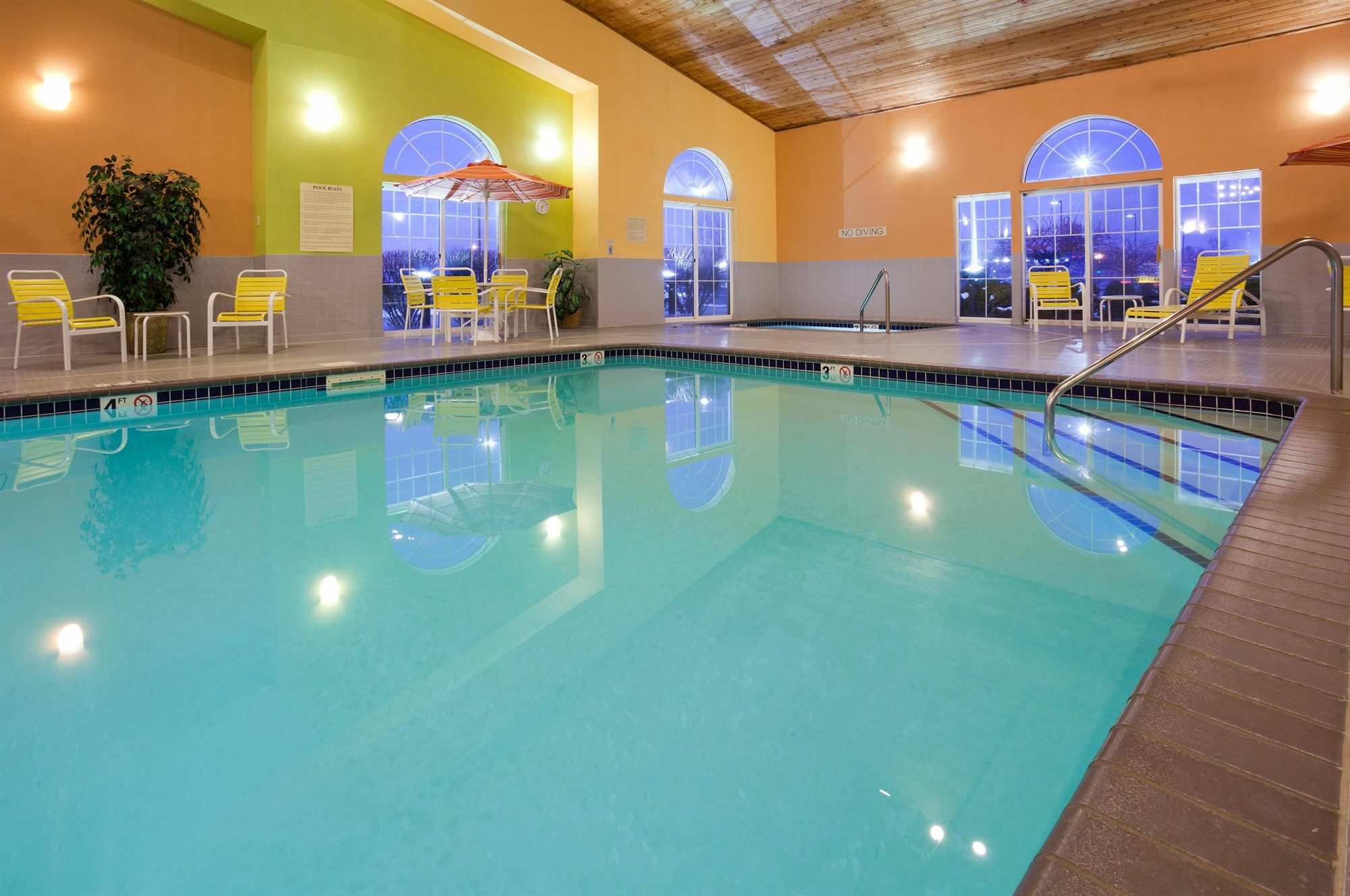 Country Inn & Suites By Radisson, Pella, Ia Exteriör bild